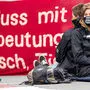 Aktivisten besetzten Tönnies-Schlachthof in Deutschland