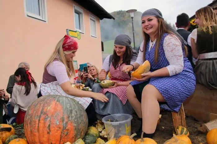 Die Jugend zeigte mit viel Einfallsreichtum auf, welche regionalen Lebensmittel von unseren Landwirten produziert und auch gekauft werden sollten.