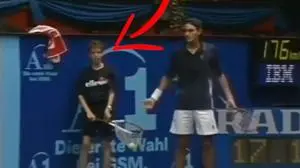 Der 12-jährige Dominik Wlazny und ein verdutzter Roger Federer.