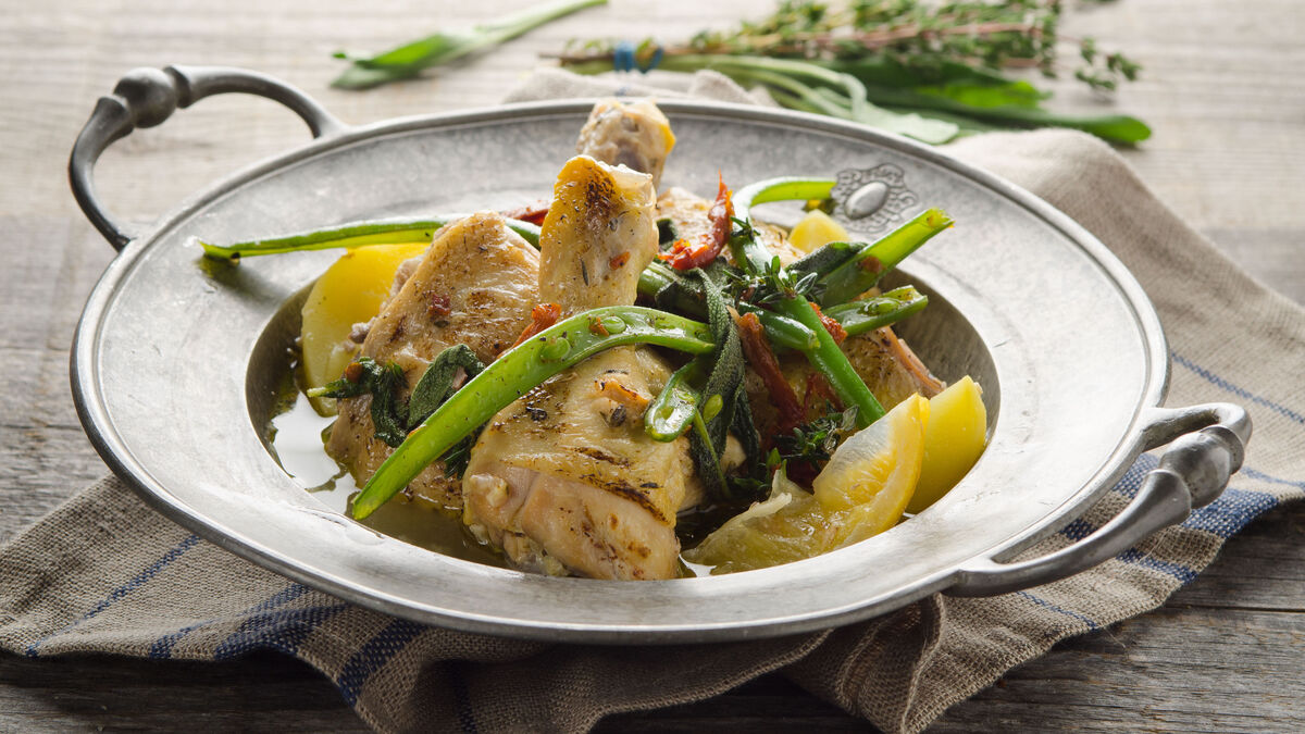 Rezepttipp: Hühnerkeule geschmort mit Fisolen und Kartoffeln