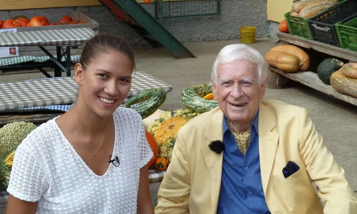 Partner beim Wohlfühl-Interview: Schau-TV-Redakteurin Judith ­Tieber (26) und Prof. Hademar Bankhofer (77)