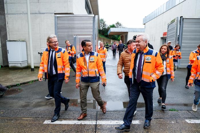 Im Wahlkampffinale war auch die Politik vor Ort