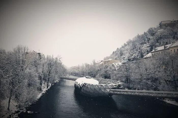 Die Murinsel im Winterkleid