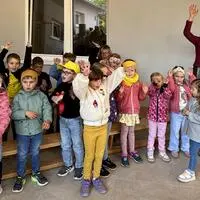 Die Kindergartenkinder durften bei der feierlichen Eröffnung ihres Kindergartens natürlich nicht fehlen