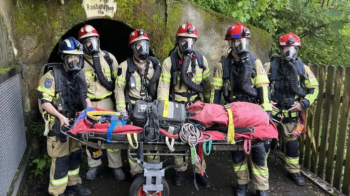 Grubenwehren aus ganz Österreich und Bayern waren am Montag im Schaustollen Arzberg im Einsatz.