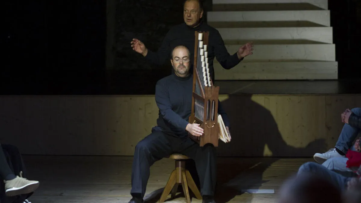 Ferdinand Nagele und Walter Ofner in "Moosbrugger will nichts von sich wissen".