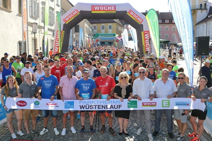 Den Startschuss zum Lauf gaben Bürgermeister Heinrich Schmidlechner, Parktherme-Geschäftsführer Christian Korn und Claudia Wendner vom Vitalhotel. Auf der laufstrecke waren auch Vizepräsidentin Maria Pein von der Landwirtschaftskammer und Ex-Bürgermeister Josef Sommer.