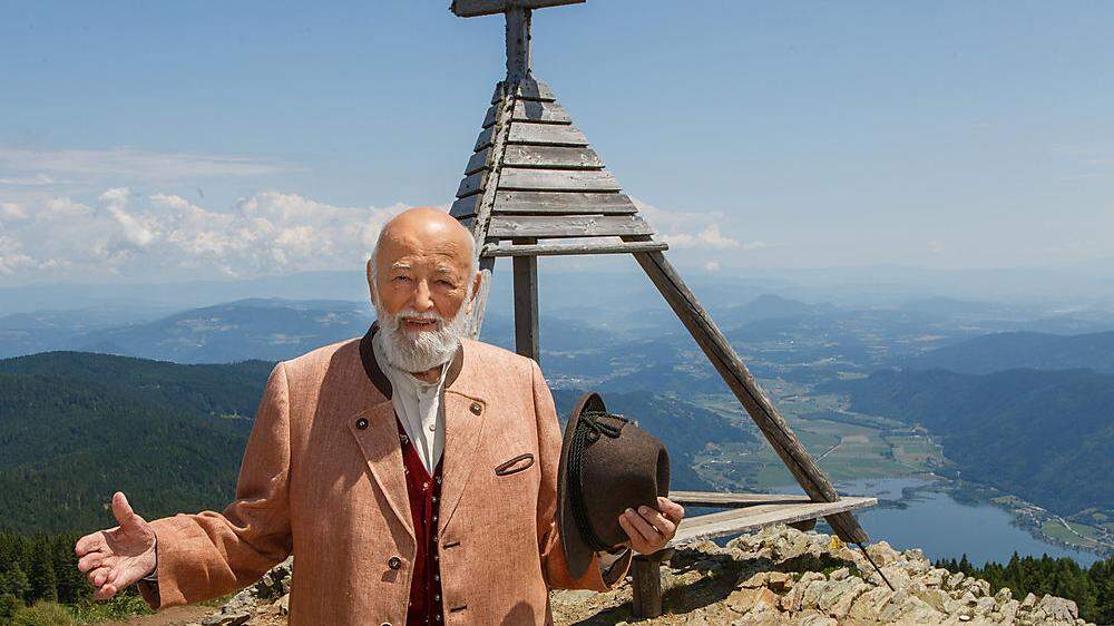 Die Gerlitzen mit Blick auf den Ossiacher See ist für Sepp Forcher der „Aussichtsberg Nr. 1“. Nach 15 Folgen über Kärnten kennt er das Land gut. Und staunt immer noch, „wie viel Großartiges es hier gibt“. 