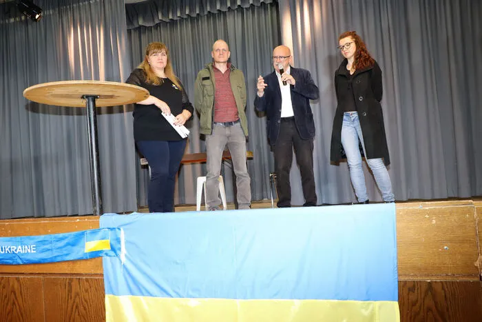 Der gesamte Reinerlös von € 4.569,00 des Kabarettabends, der von Tanja Eberhard und ihrem Gatten Hermann Eberhard organisierte wurde, wird von Dr. Mychailo Nadvirniak und Dr. Kateryna Dobernig für Medikamente in einem Krankenhaus in Lemberg in der Ukraine verwendet.