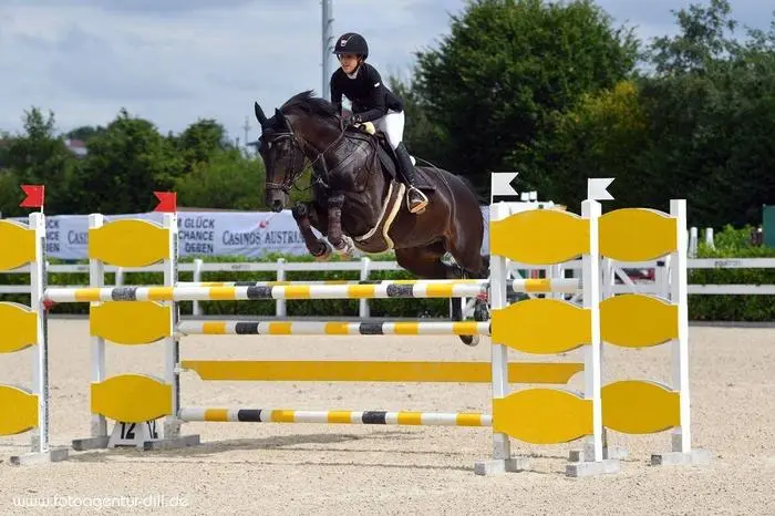 Valeria Kundig, Reitstall Klagenfurt