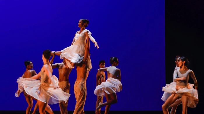 Das Ballet der Oper Graz zeigt einen Ausschnitt aus "Cinderella"