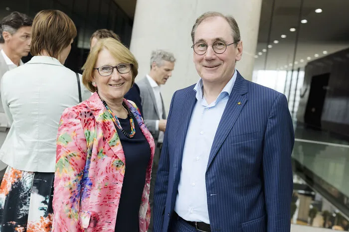 Ilse Bartenstein mit Martin Schaller, Generaldirektor der RLB Steiermark