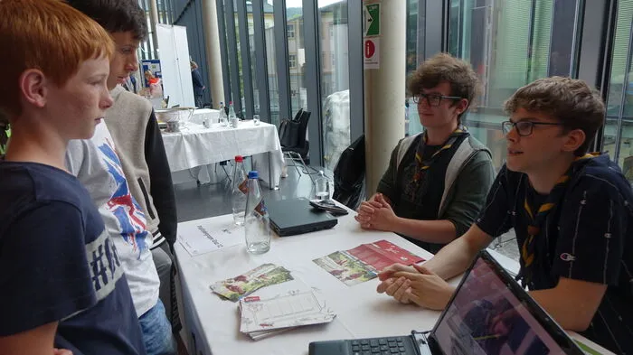 Im Weizer Kunsthaus präsentierten Schulen, Sportvereine und Organisationen ihr Angebot zur Gesundheitsförderung. Präsentieren hieß hier hauptsächlich ausprobieren.