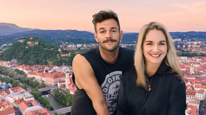 Ö3-Moderatorin Gabi Hiller ist offenbar der Meinung, dass „zumindest ein Bankerl“ in Graz nach Paul Pizzera benannt werden müsste | Ö3-Moderatorin Gabi Hiller ist offenbar der Meinung, dass „zumindest ein Bankerl“ in Graz nach Paul Pizzera benannt werden müsste