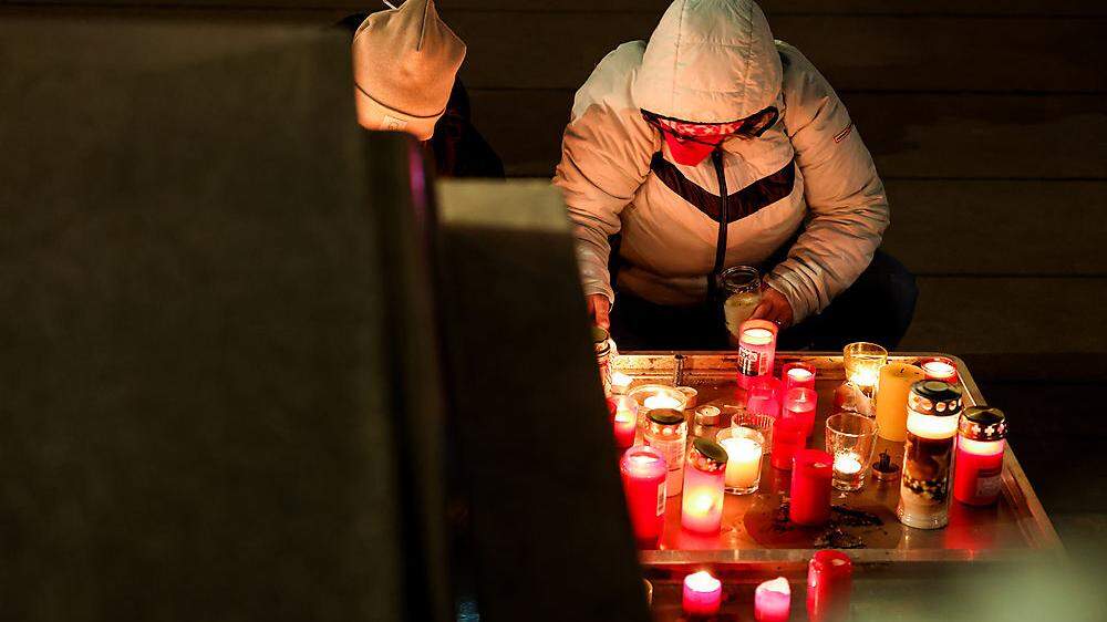 Wie bereits in Graz (Bild) oder Wien soll am Samstag auch in Klagenfurt ein Lichtermeer für die Ukraine erstrahlen