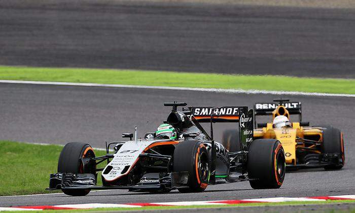 Bisher ist Hülkenberg noch im Force India unterwegs, aber 2017 im Renault dahinter