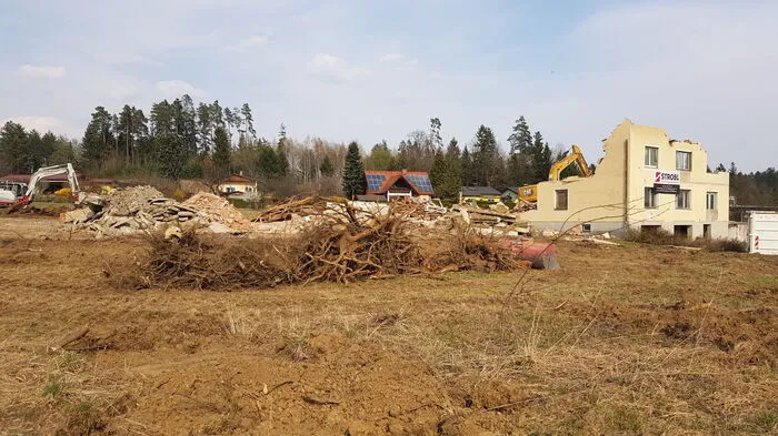 Auf diesem Areal in Söding-St. Johann laufen die Vorbereitungsarbeiten für den Bau einer neuen Hofer-Filiale.