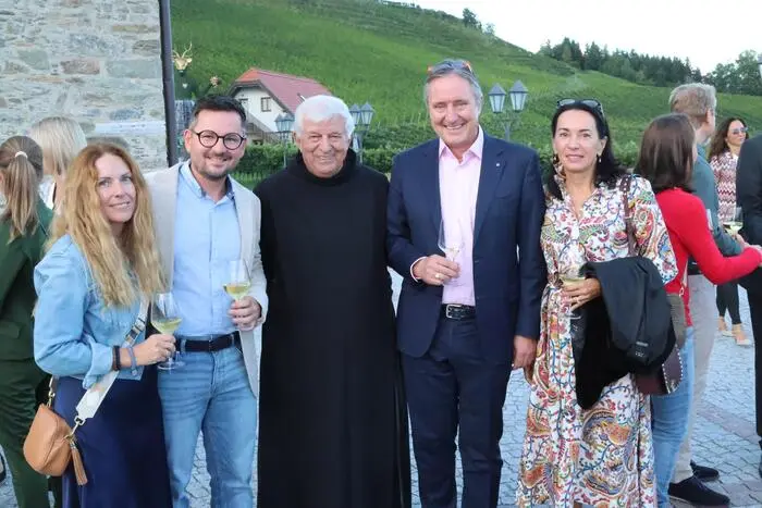 Ein Video von den Feierlichkeiten in Taggenbrunn gibt es auf Facebook Kleine Zeitung St. Veit/Feldkirchen zu sehen. Klicken Sie sich durch die Fotogalerie!