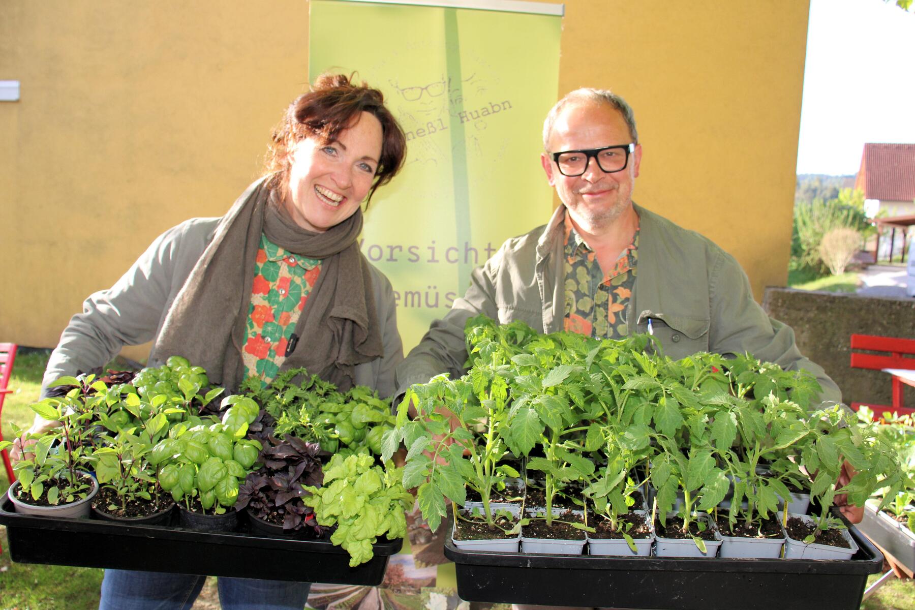 Christina und Anthony Saxton luden zum Jungpflanzenmarkt in Ligist