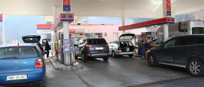 Viele Österreicher fuhren in den vergangenen Wochen zum Tanken über die Grenze nach Slowenien