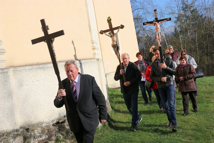 Prozessionen kamen aus Pustritz, Lamm, Pölling, Granitztal, Globasnitz, Eberndorf und Bad Eisenkappel. Sie wurden mit Glockengeläute empfangen.