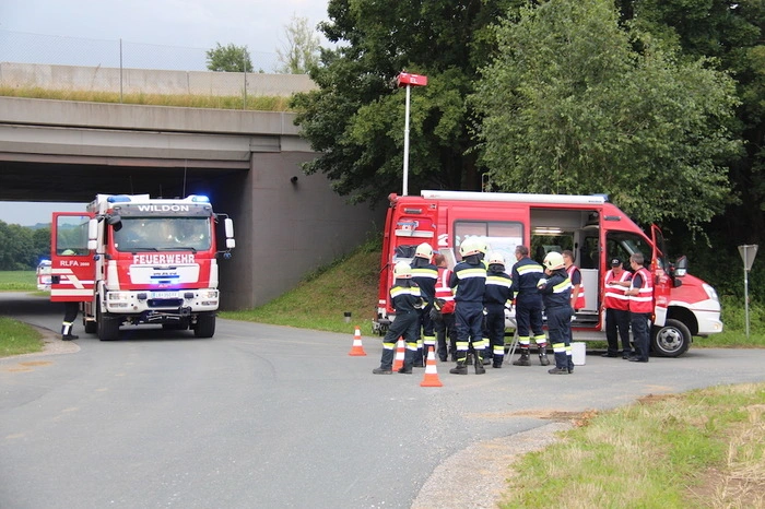 Zu Übungszwecken wurde die Feuerwehr Weitendorf unter Standortleiter Andreas Hofer alarmiert, die die Lage erkundete und die Feuerwehren des Abschnitts 8 Kainach-Lassnitztal zur Unterstützung nachalarmierte