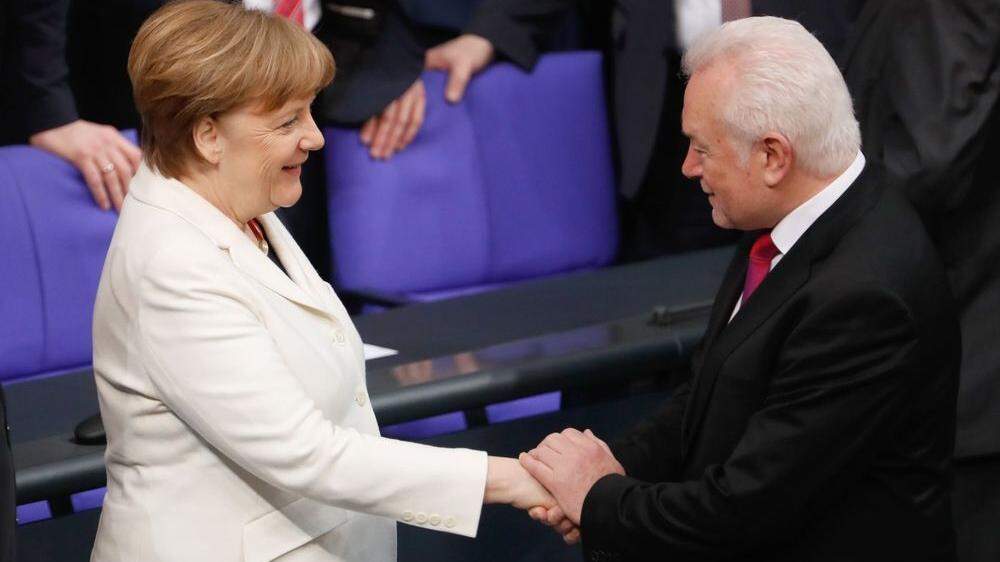 Merkel wieder zur Kanzlerin gewählt