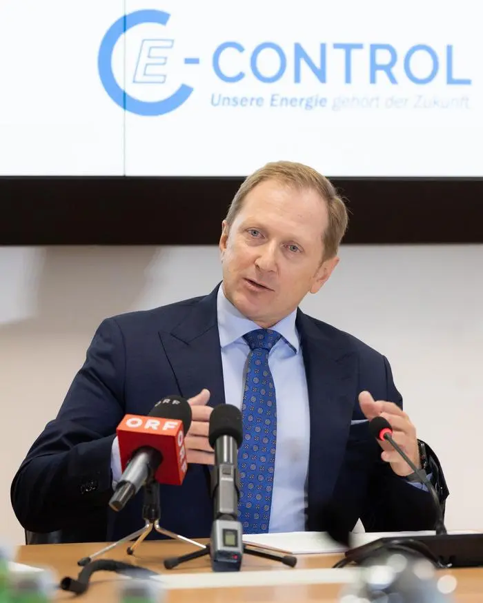 Prof. DI Dr. Alfons Haber, MBA, Vorstand E-Control, beim Pressegespräch 