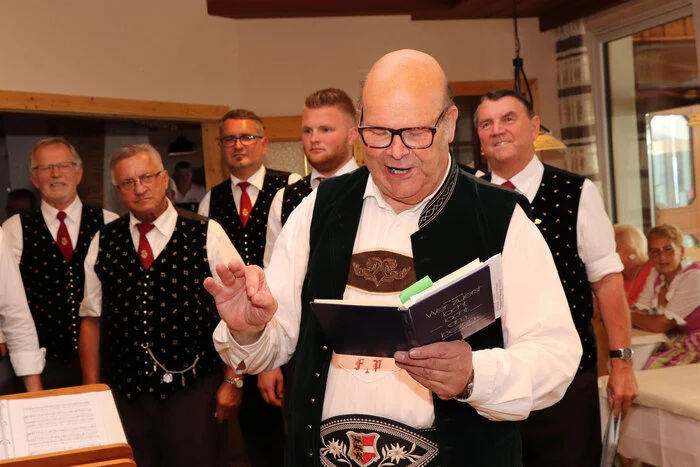Durch das Programm führte Professor Franz Pausavec.