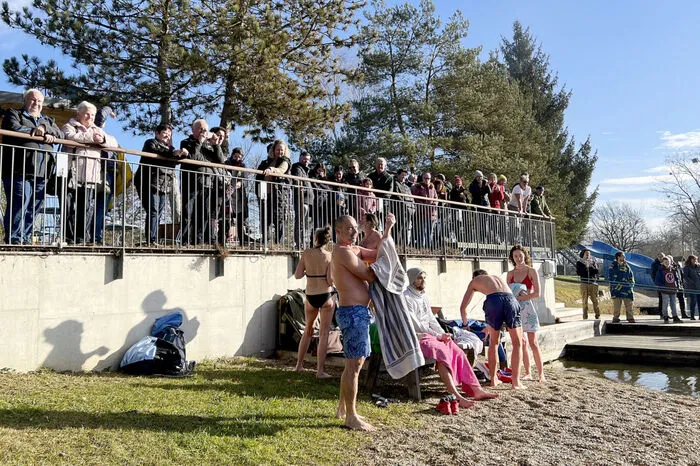 Dieses Jahr tummelten sich wieder zahlreiche Mutige am Badesee
