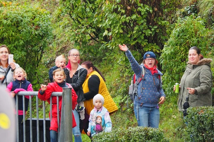 Bitte klicken Sie sich durch die Bilder . . .