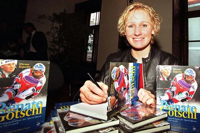 Das eigene Buch wird im Jahr 2000 präsentiert: „Renate Götschl - Das Erfolgsgeheimnis der Speed Queen aus der Steiermark“ 