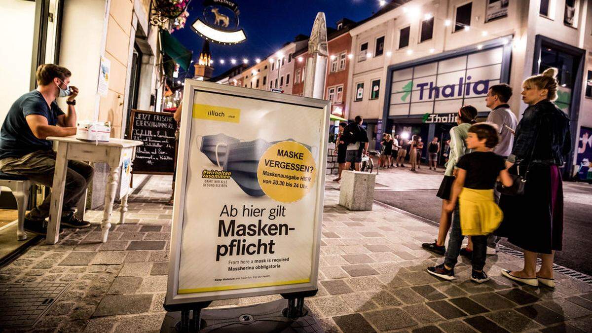 Die Stadt verhängte nach den Neuansteckungen eine Maskenpflicht ab 21 Uhr