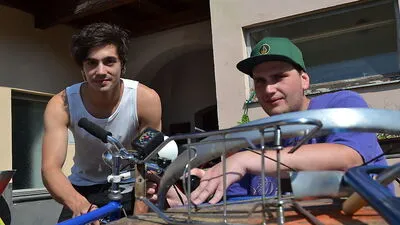 Christoph Edlinger (rechts) wird unterstützt vom „MyLife“- Praktikanten Thomas Lassnig