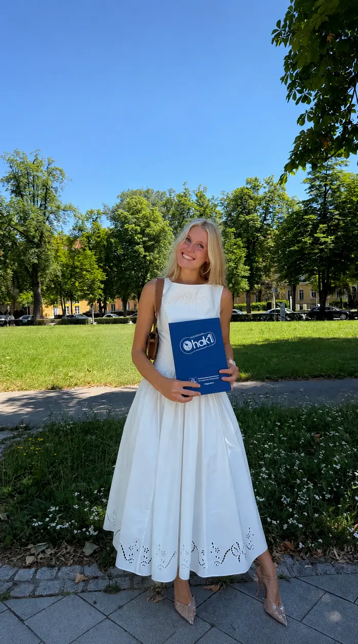Mit ihrer Diplomarbeit erreichte sie den zweiten Platz beim „Diploma Thesis Award“