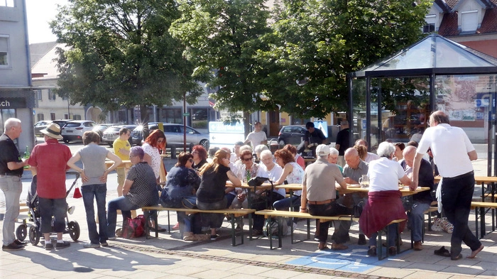 Samstagvormittag lud das Ilzer Bürgerforum zum "Frühstück in Ilz" auf den Hauptplatz ein.