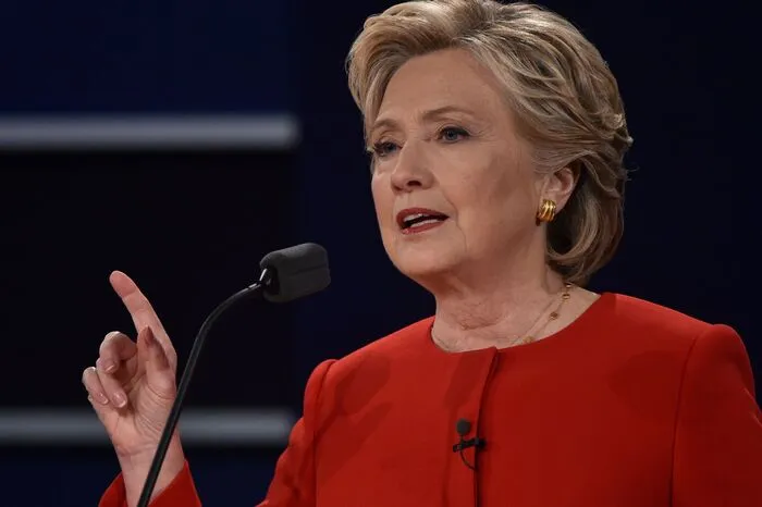 Überraschendes blieb Mangelware: Wie erwartet gab sich Clinton als Polit-Profi, während Trump in bewährter Weise zu emotionalisieren versuchte.