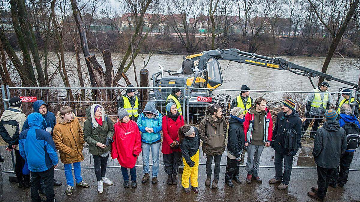 Täglicher Protest an der Baustelle