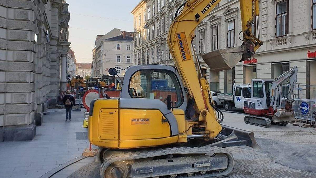 In mehreren Abschnitten werden Schmiedgasse und Landhausgasse zur Fußgängerzone