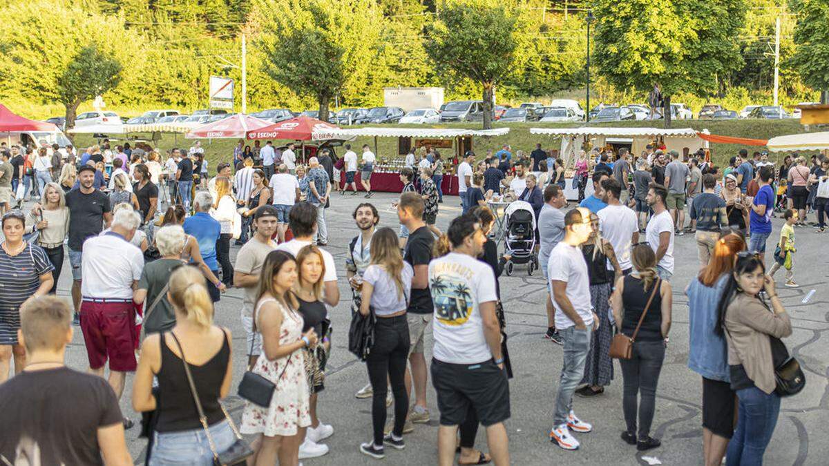 Hunderte Besucher waren auf dem Markt