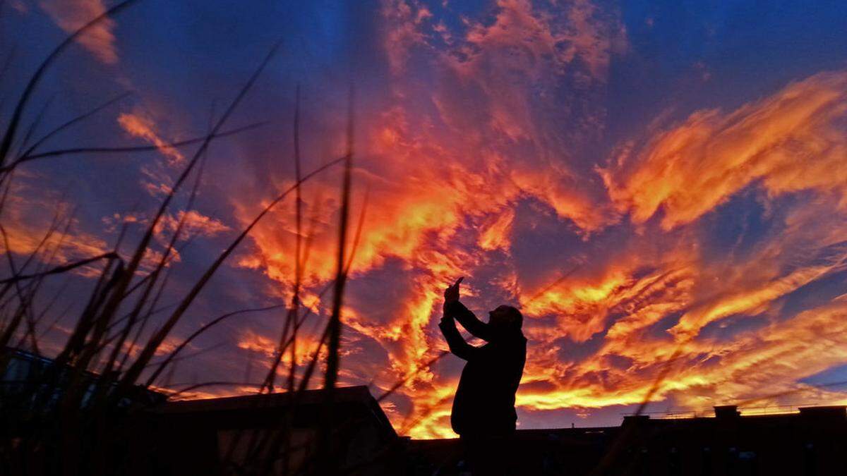 Leuchtender Abendhimmel über Graz