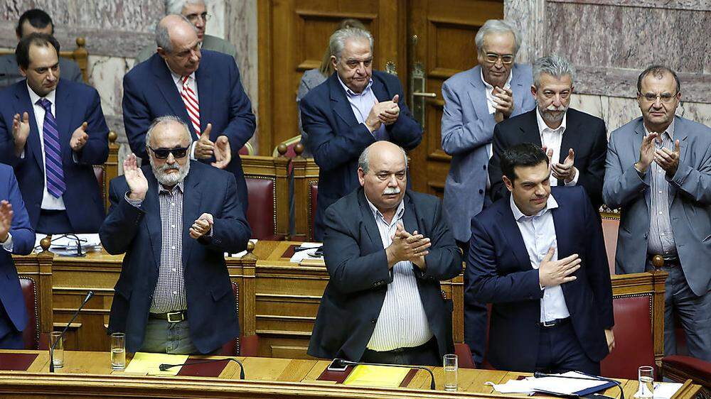 Tsipras nach seiner Rede im Parlament