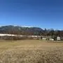 Eine Wiese, auf der ein Gewerbepark geplant ist | Dieser Grund in der Lurnfelder Straße soll nach Plänen der Gemeinde Seeboden als Gewerbegrund entwickelt werden