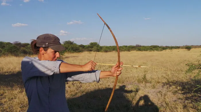 Bettina Ludwig auf der Jagd - gemeinsam mit den Ju/'hoansi in der Kalahari