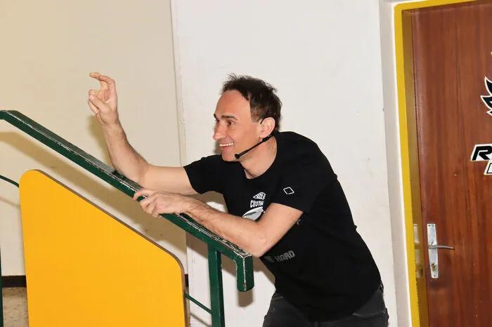 Klicken Sie sich durch die Fotos vom Auftritt von Gernot Kulis in Bärnbach!