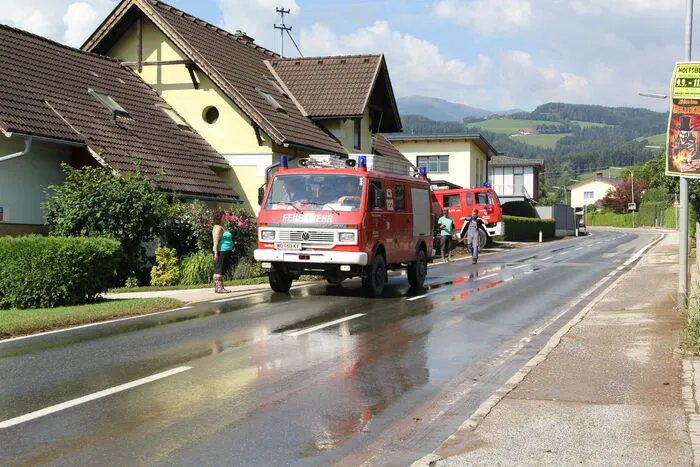 Die Feuerwehren standen im Dauereinsatz.