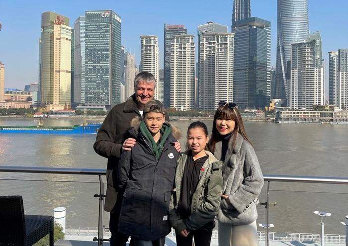 Sandrieser mit Frau Lai Ping und den Kindern Adam und Elisa