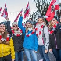 Gute Laune in rot-weiß-rot wird es auch wieder heuer rund um Planai-Stadion und Weltcup-Meile geben
