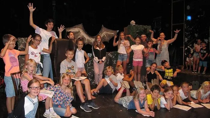 Ambitionierte Jung-Schauspielerinnen und Schauspieler mit Susanne Zöllinger und Viktoria Steiner im Stadttheater Leoben  