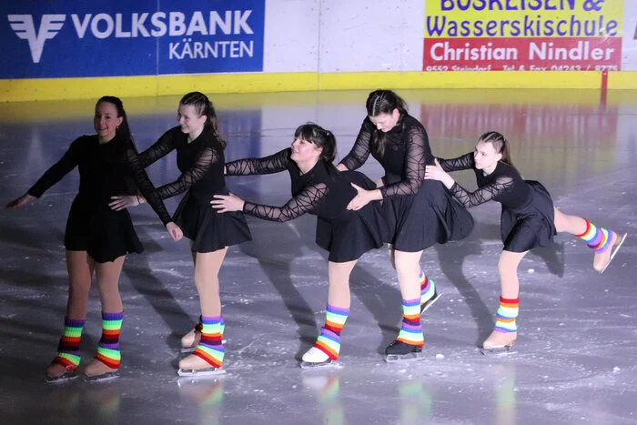 Weitere Teilnehmer bei  der Eis Show 2025:
Johanna Fuchs,
Sarafina Mqwanga,
Hana Hadzic,
Sophie und Maja Kozma,
Emma Väänänen,
Mia Sutyinski,
Mia Steinwender,
Roza Kucharska,
Nina Zaunschirm,
Nina, Paulin und Tanja Drolle,
Sarafina Mqwanga,
Kaia Zippusch,
Siiri Sanne Mikaella Ignatious,

Ester Bartoskova.

